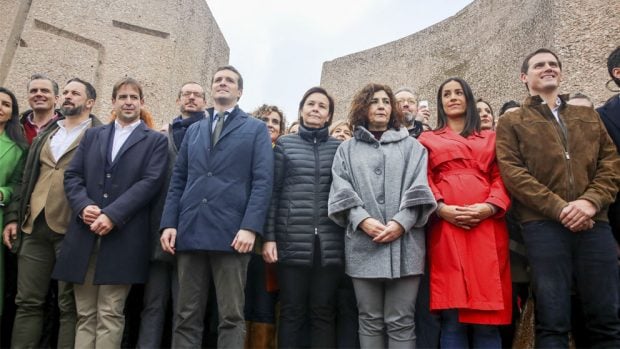 Abascal, Casado y Rivera, en la manifestación de Colón (Foto: EP)