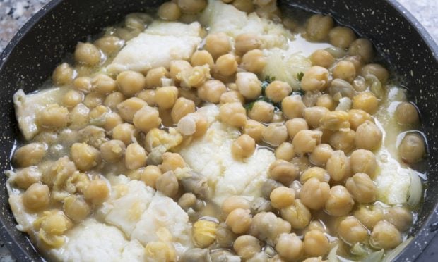 garbanzos con bacalao de Arguiñano