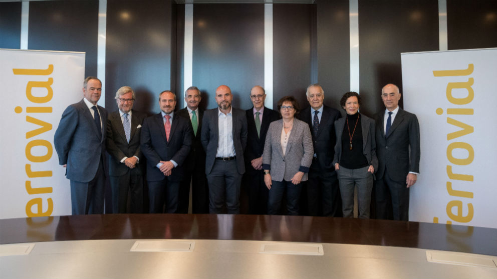 De izquierda a derecha: Íñigo Meirás, consejero delegado de Ferrovial; Benjamín Aparicio, presidente de World Vision; Javier Ruiz, director general para España de World Vision; José Ignacio Caballero, presidente de la comisión delegada de la Fundación Altius; Pablo Aledo Martínez, director general de la Fundación Altius; José Luis Leal, presidente de Acción Contra el Hambre; Carmen Gayo, directora de Comunicación y Fundraising en Acción Contra el Hambre; Jaime Montalvo, presidente de Ayuda en Acción; Marta Marañón, directora de Relaciones Institucionales de Ayuda en Acción; y Rafael del Pino, presidente de Ferrovial. (Foto: Ferrovial)