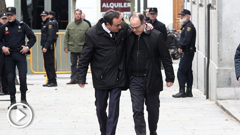 Los ex consejeros golpistas Josep Rull y Jordi Turull, camino del Tribunal Supremo. (EP)