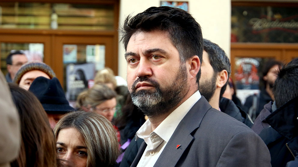 Sánchez Mato, en la concentración contra los desahucios en Argumosa. (Foto: E. Falcón)