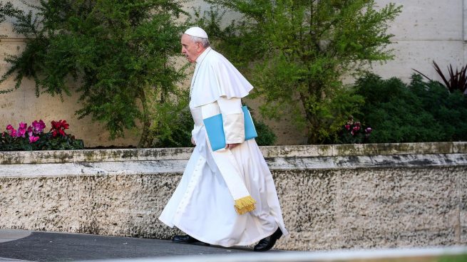 El Papa Francisco llegando a la cumbre antipederastia en el Vaticano. Foto: Europa Press