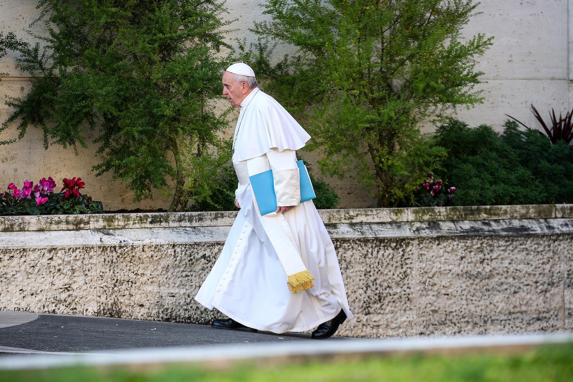 El Papa Francisco llegando a la cumbre antipederastia en el Vaticano. Foto: Europa Press