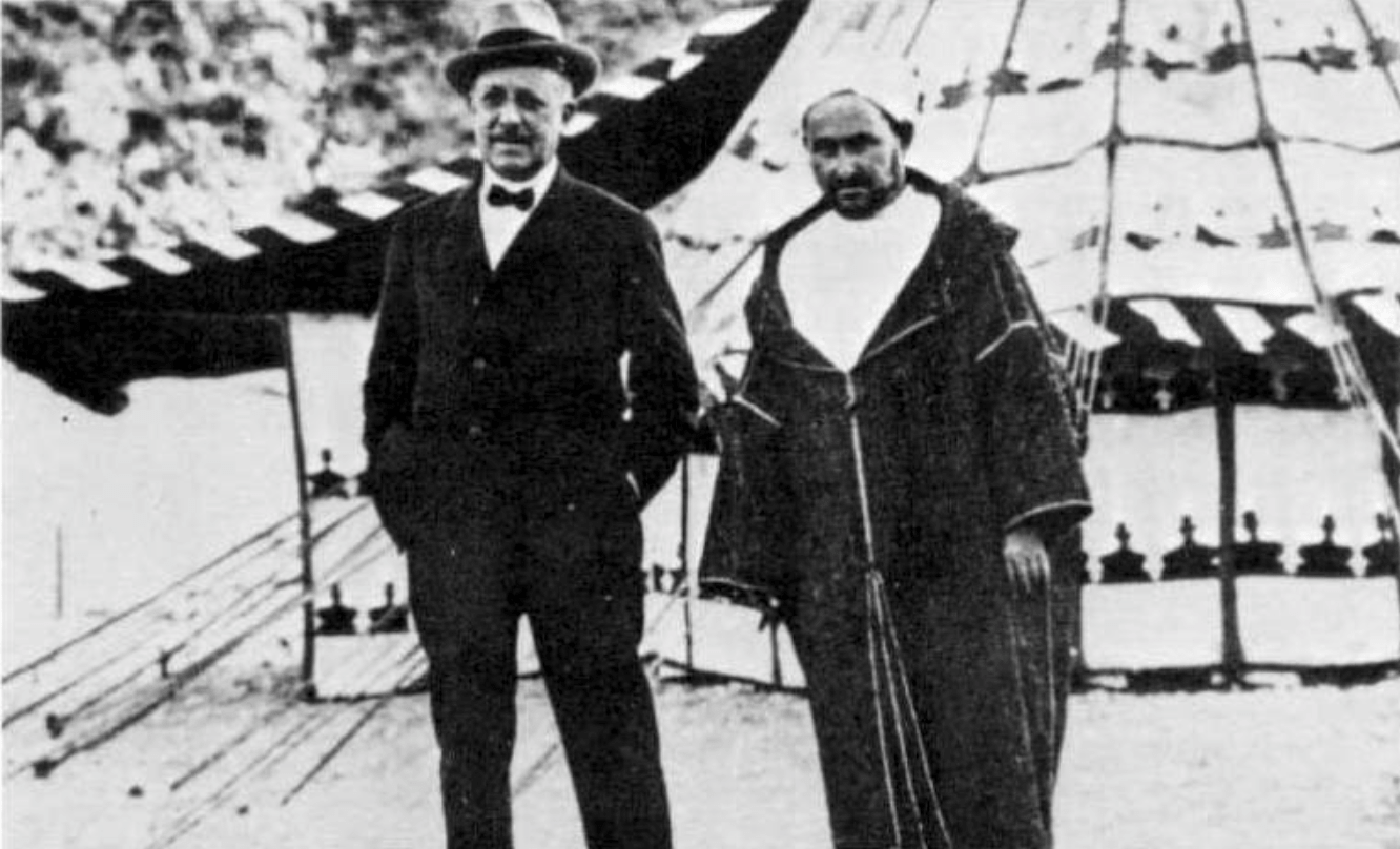 El magnate vasco Horacio Echevarrieta con Abd el-Krim.