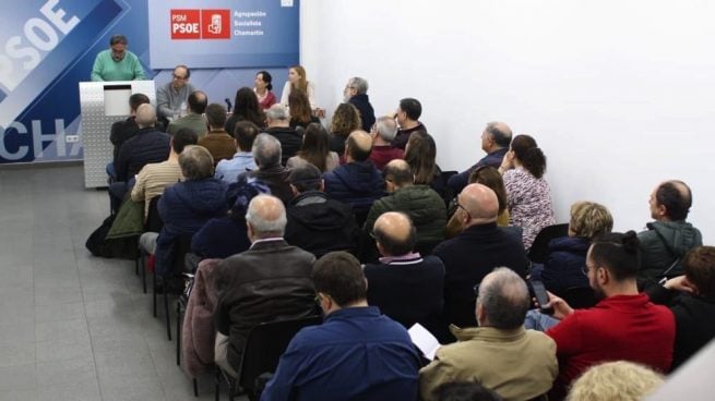 Pepu Hernández en la reunión con secretarios locales.