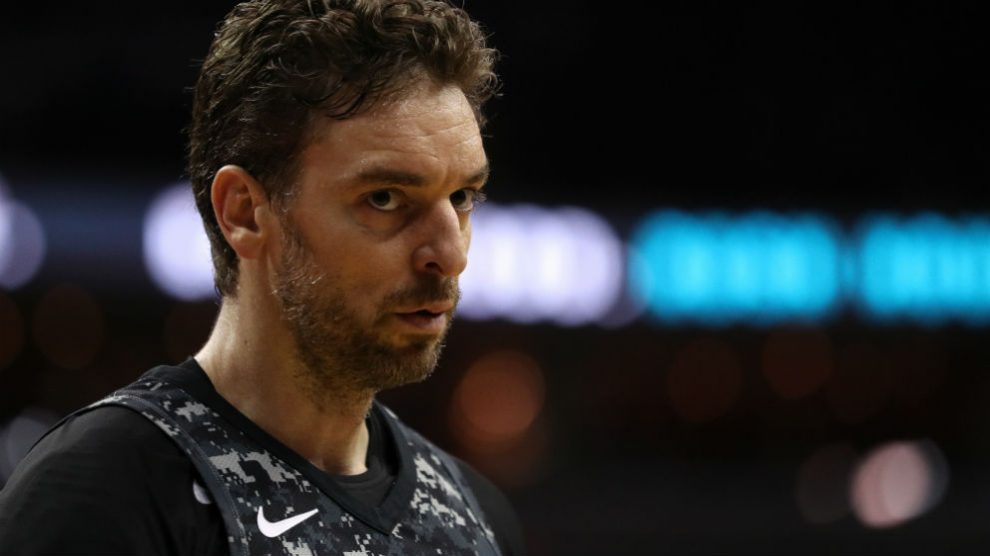 Pau Gasol durante un calentamiento. (Getty)