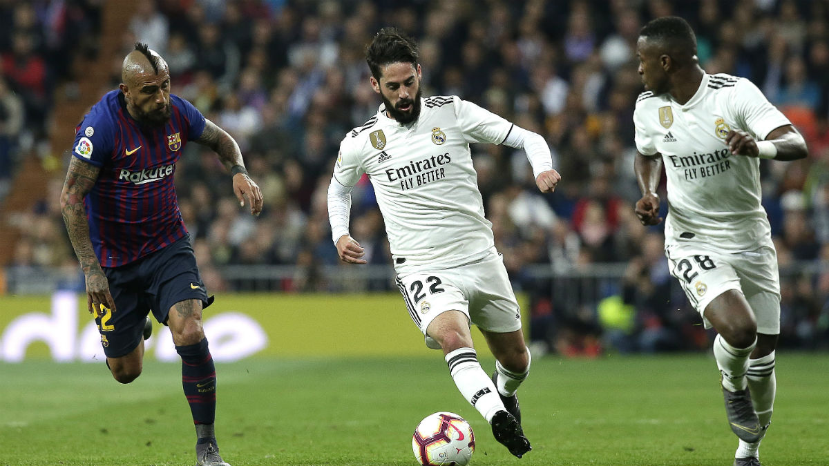 Isco, durante el Clásico liguero ante el Barcelona (Getty).