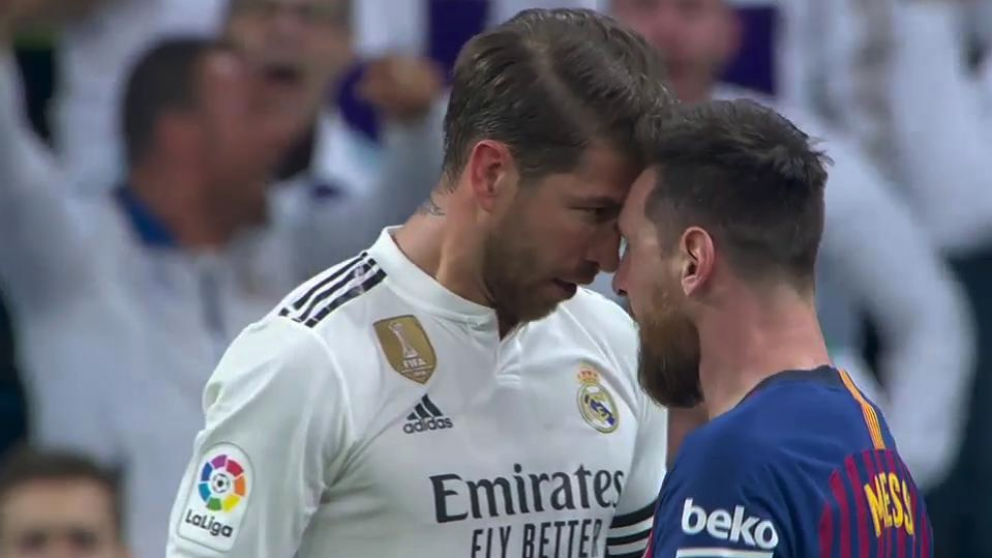 Ramos y Messi se encaran tras el golpe del capitán madridista al argentino.