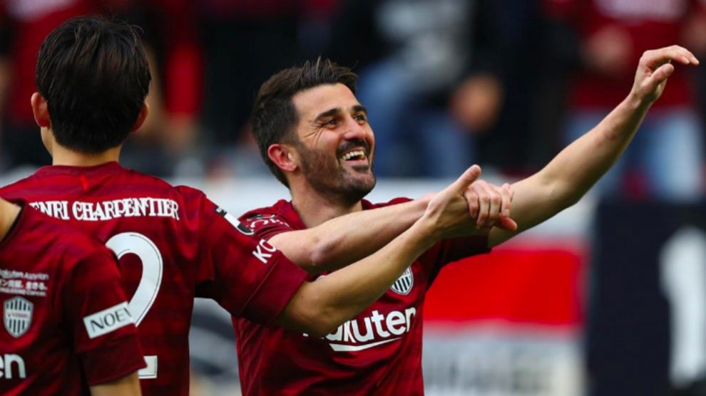 Villa celebra su primer gol con el Vissel Kobe.