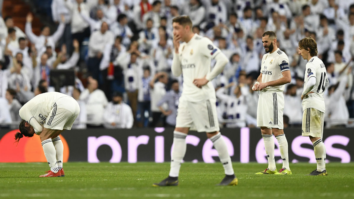 La plantilla del Real Madrid hundida tras caer eliminada por el Ajax (AFP).
