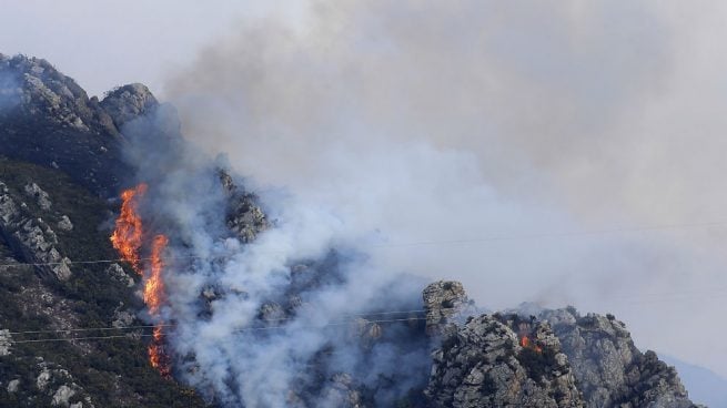 Asturias aún tiene una veintena de incendios forestales activos