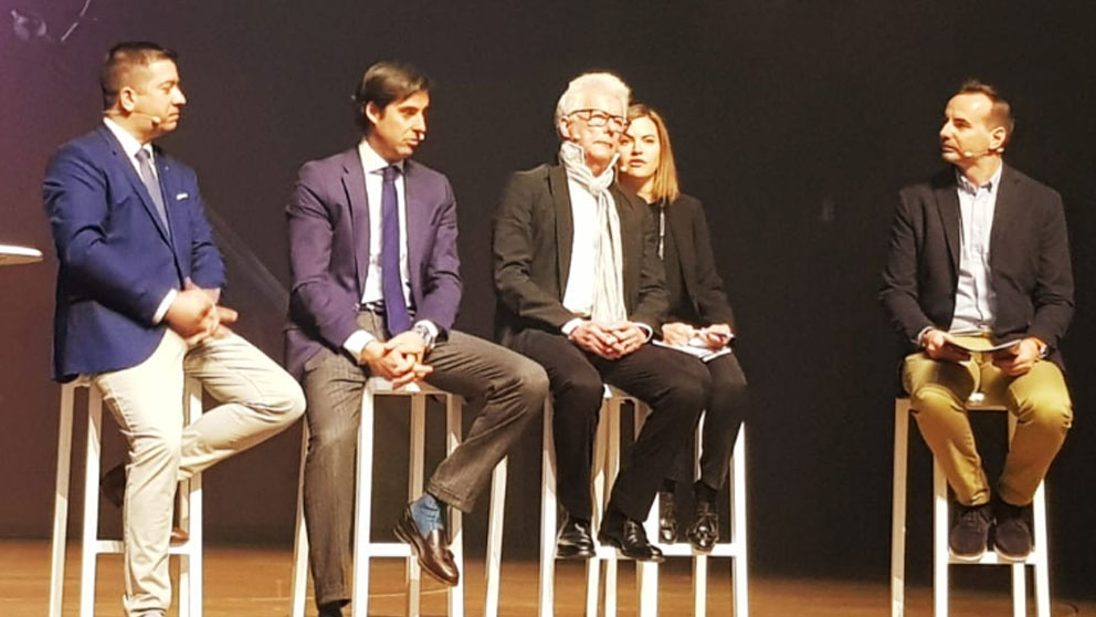 Ken Follet durante la presentación del musical ‘Los Pilares de la Tierra’ en Madrid. Foto: Twitter
