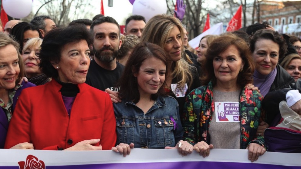 Begoña Gómez y las ministas de Pedro Sánchez. (Foto. PSOE)