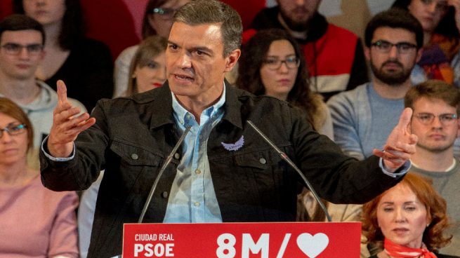 El PSOE contrata a una empresa para vigilar lo que publican los ‘tuiteros’ más influyentes