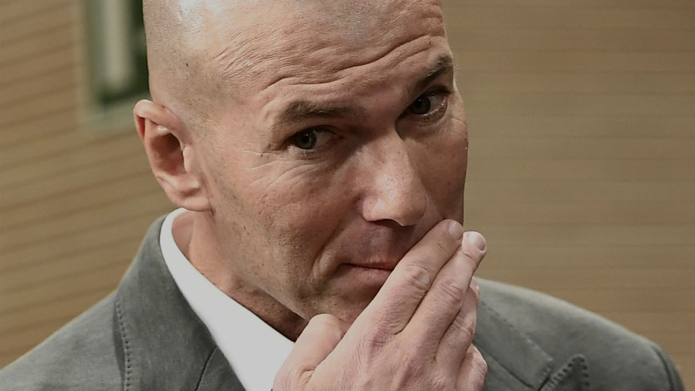 Zinedine Zidane, durante su presentación como entrenador del Real Madrid. (AFP)
