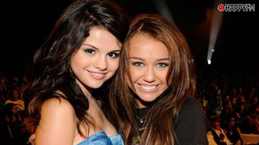 Miley Cyrus y Selena Gomez