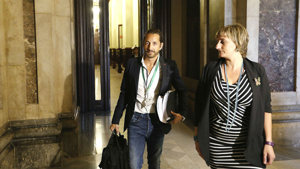 El detective Julián Peribáñez, minutos antes de comparecer ante la comisión de investigación de la Operación Cataluña en el Parlament.