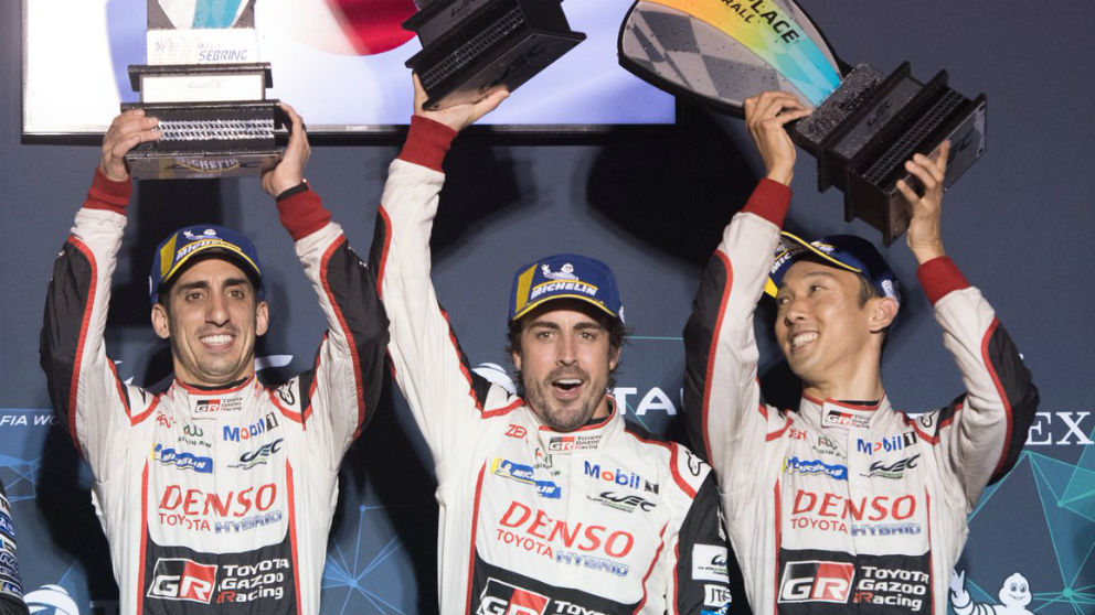 Buemi, Alonso y Nakajima celebran la victoria en las 1.000 millas de Sebring.