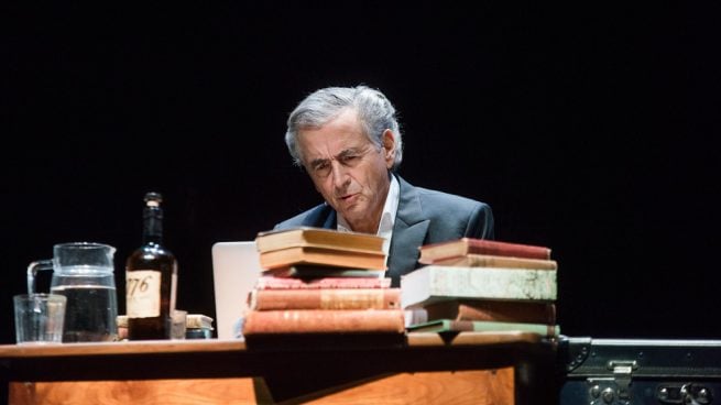 El filósofo francés Bernard-Henri Lévy durante una de las funciones de su espectáculo 'Looking for Europe'.