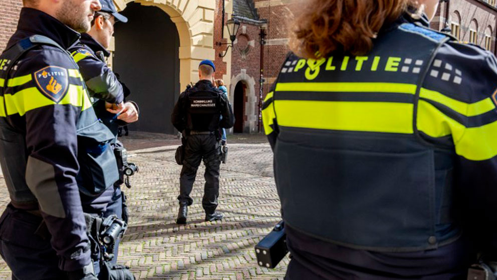 Las autoridades locales de Utrecht recomiendan no salir de casa tras el tiroteo. Foto: AFP