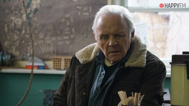 ¿Por qué la mansión de Anthony Hopkins está a punto de caer por un precipicio?