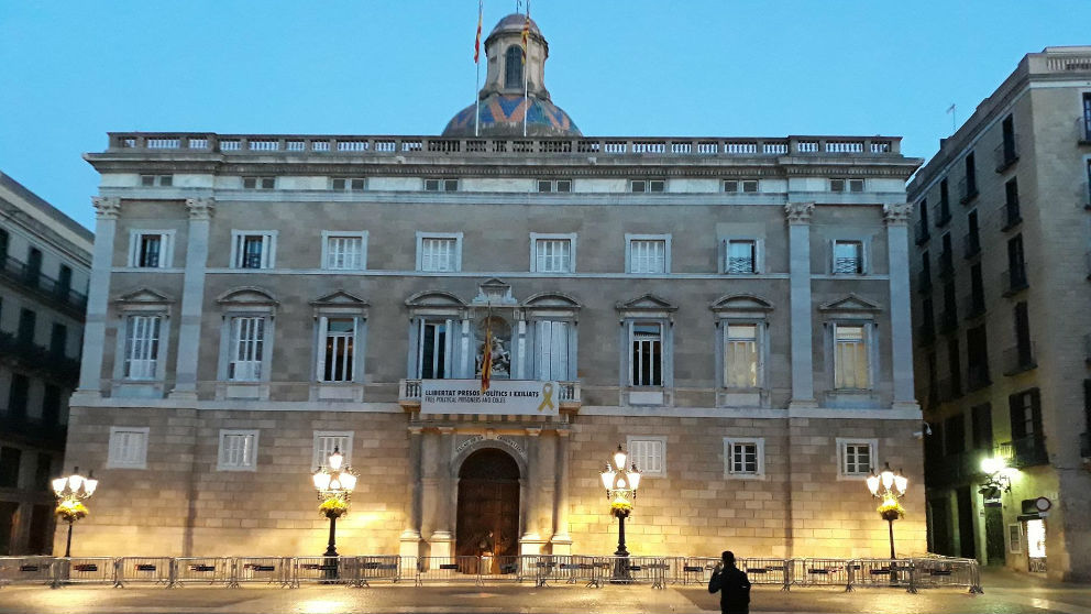 Palau de la Generalitat con la pancarta independentista. Foto: Europa Press
