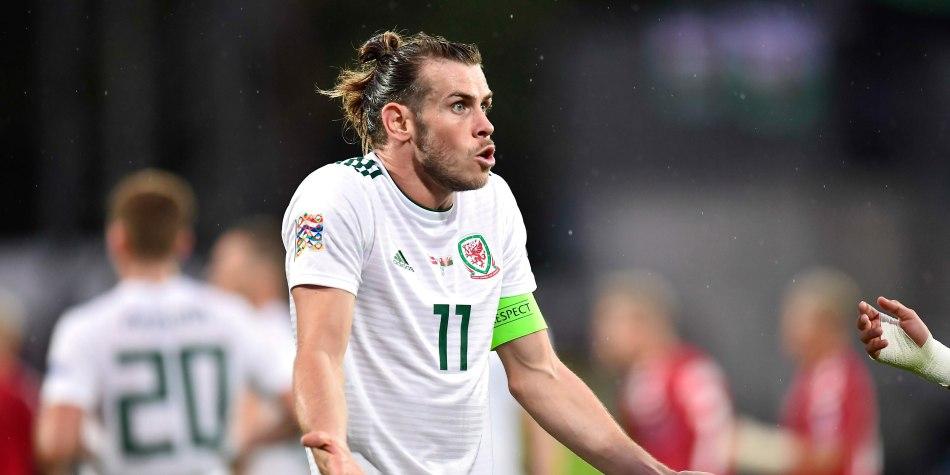 Bale, con Gales en un partido internacional (AFP).