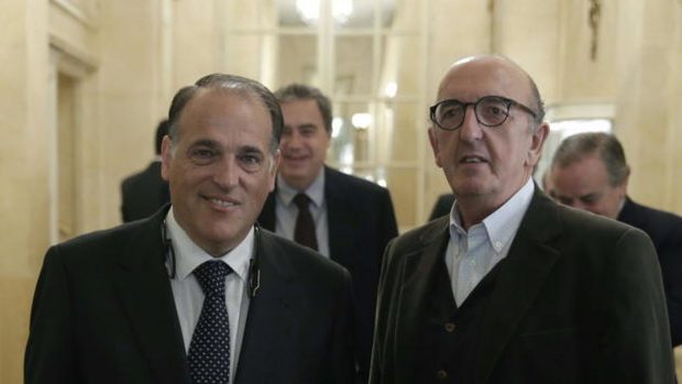 El chantaje de Tebas y Roures a los bares: «O pagas 400 euros o te llevamos a juicio»