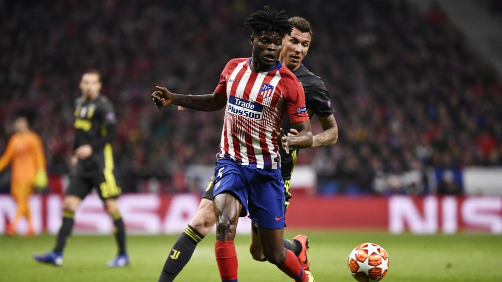 Thomas Partey y Mandzukic (AFP)