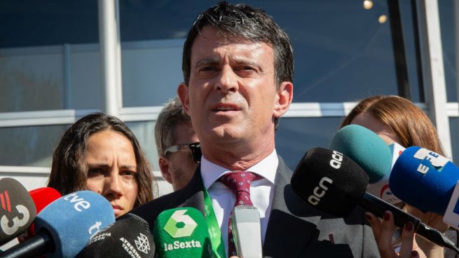 Valls lamenta el «show» diario de los lazos y tacha de ‘irresponsable’ a Torra