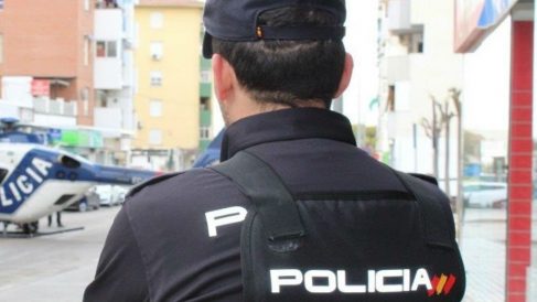 Un agent de la Policía