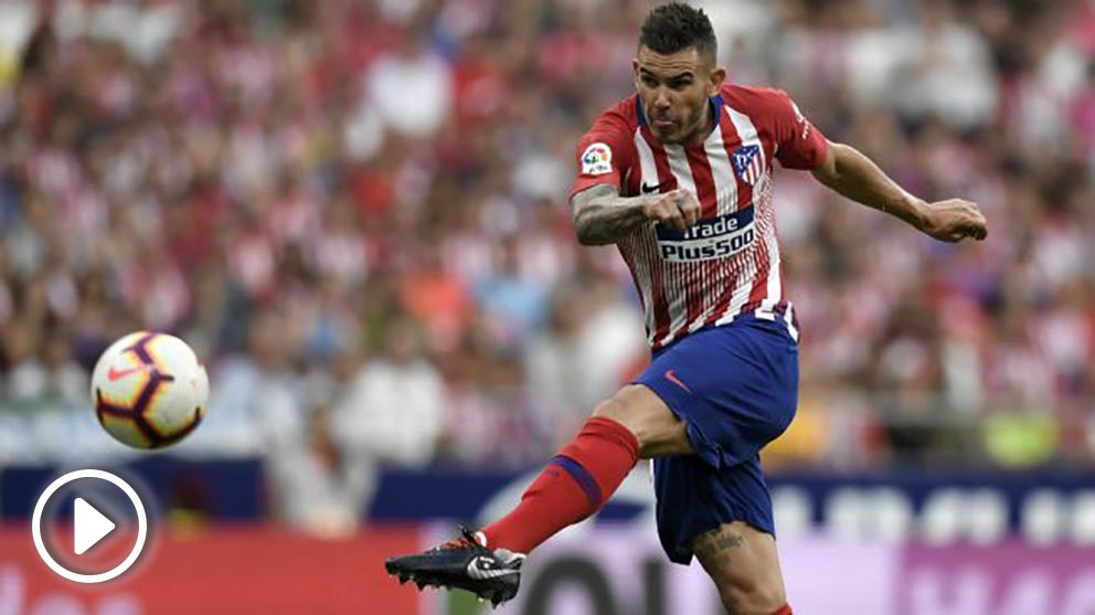 Lucas Hernández durante un partido con el Atlético. (AFP)