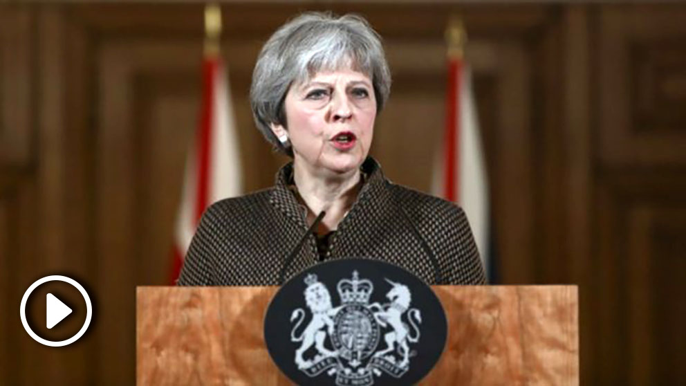 La primera ministra de Reino Unido, Theresa May, en una rueda de prensa sobre el ataque de EEUU a Siria en respuesta al uso de armas químicas por parte del régimen de Bashar Al Assad. Foto: AFP