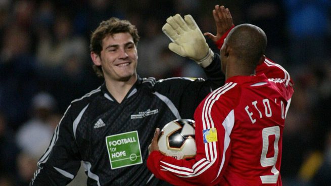 Iker Casillas y Samuel Eto'o