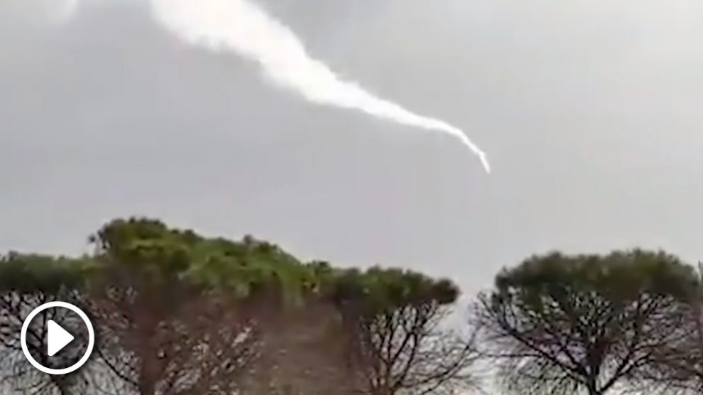 Un misil Mistral rumbo a su objetivo.