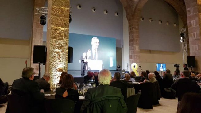 Cerca de 500 personas homenajean al corrupto Trías en el primer acto de campaña de Artadi