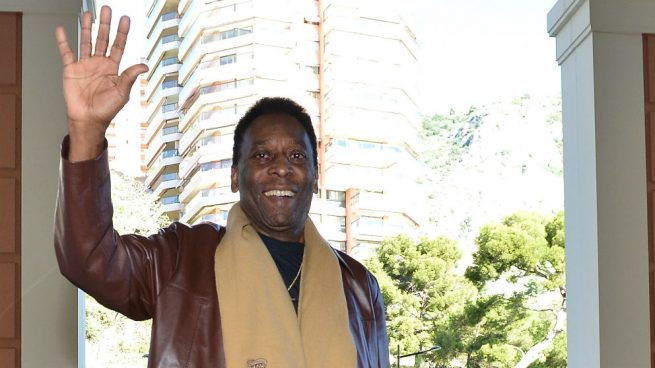 Pelé se encuentra «mucho mejor» tras ser hospitalizado en París
