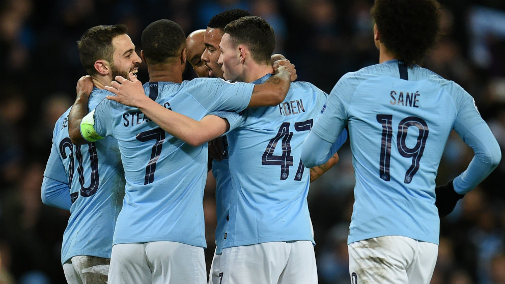 El Manchester City celebra un gol (AFP)
