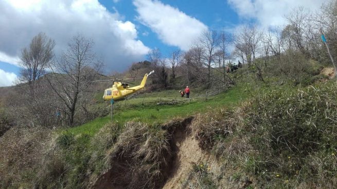 Una niña de tres años muere en Cantabria al volcar un tractor y despeñarse por una ladera