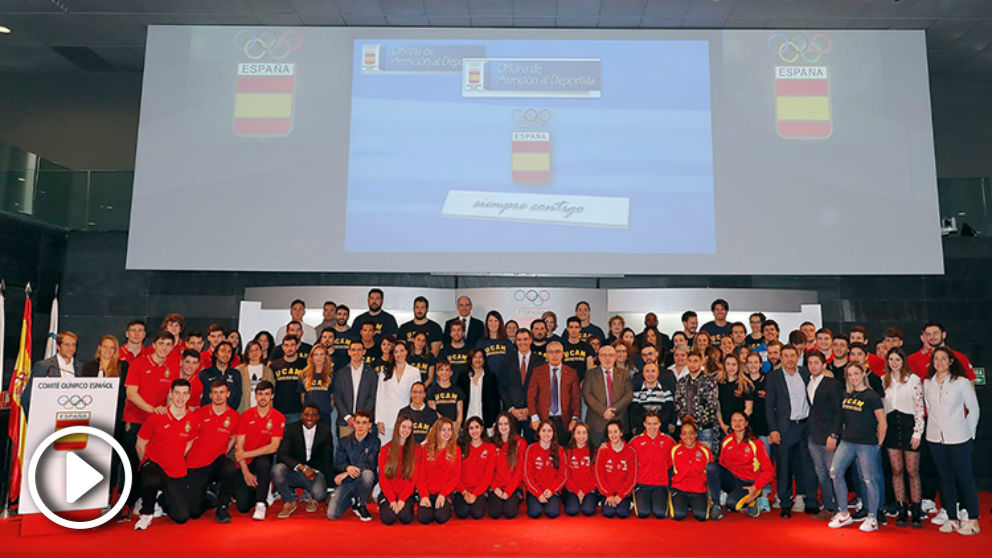 La foto de familia del deporte español en la sede del Comité Olímpico Español.