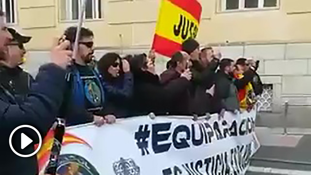 Agentes de la Guardia Civil abuchean a Pedro Sánchez en su visita a Palencia
