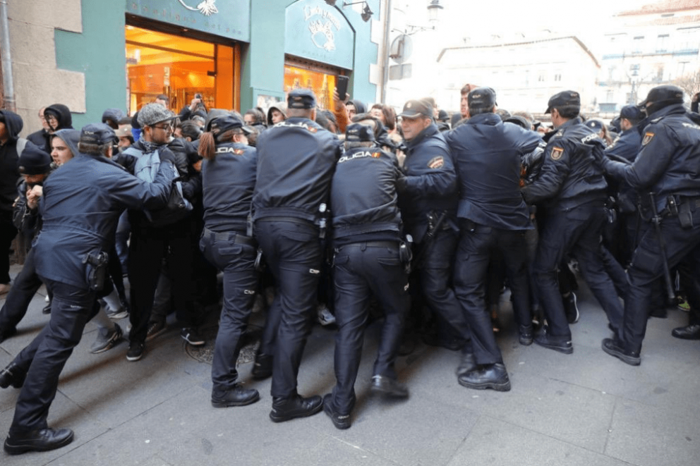 Intervención de la Policía en el acto de Rocío Monasterio, de VOX, en Segovia. Foto. Redes Sociales.