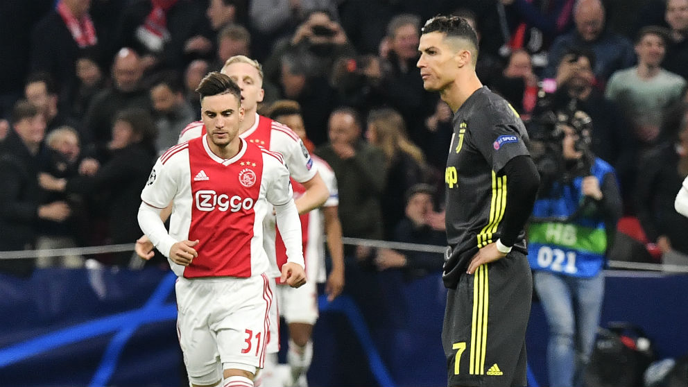 Cristiano Ronaldo se lamenta durante el Ajax – Juventus de la ida de los cuartos de final de la Champions League. (AFP)
