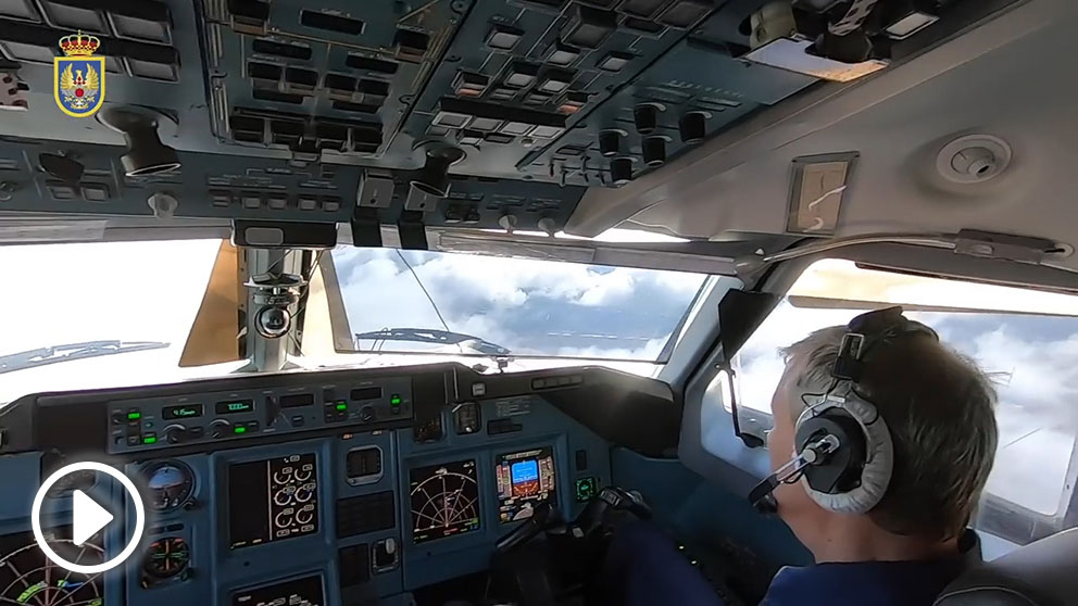 La cabina del avión militar ruso que sobrevoló España.