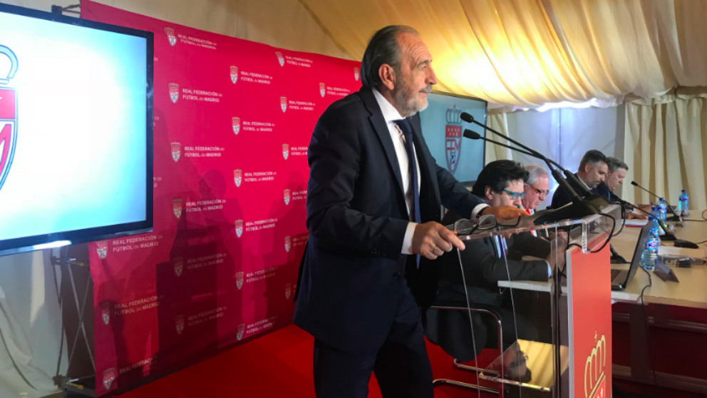 Paco Díez, en la última Asamblea de la Federación de Fútbol de Madrid.