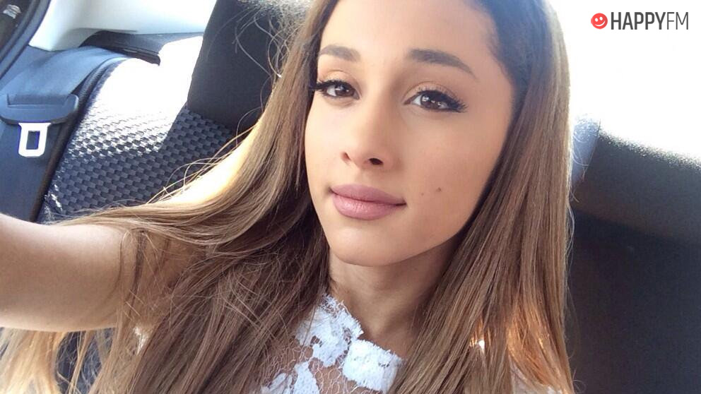 Ariana Grande (2)