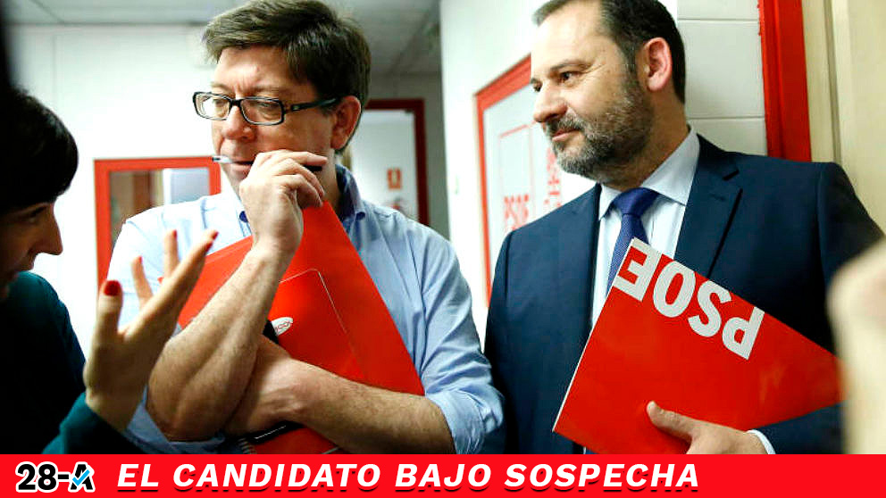El número cuatro de la lista del PSOE de Sevilla al Congreso de los Diputados, Francisco Salazar, junto al ministro José Luis Ábalos