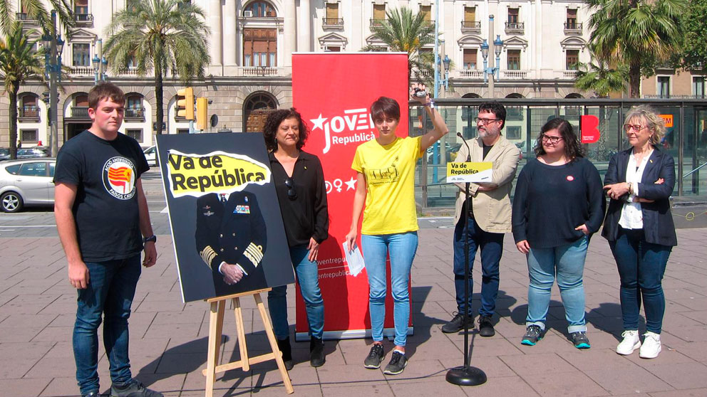 ERC en un acto de campaña en Barcelona donde han roto una foto del Rey Felipe VI. Foto: Europa Press