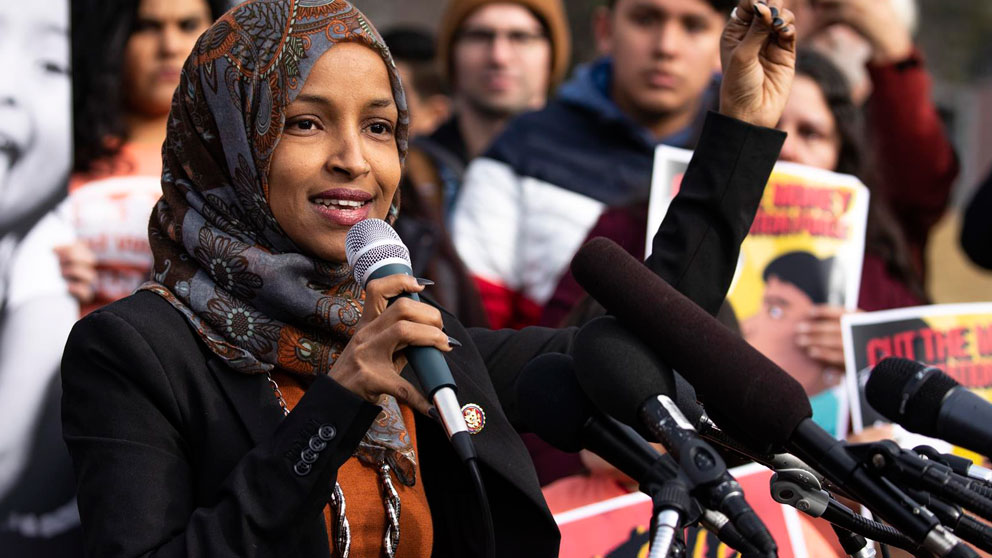 La congresista musulmana de los EEUU, Ilhan Omar, durante un discurso público. Foto: Europa Press