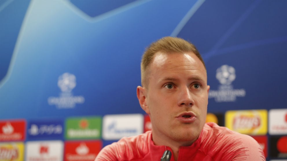 Ter Stegen, durante una rueda de prensa. (AFP)